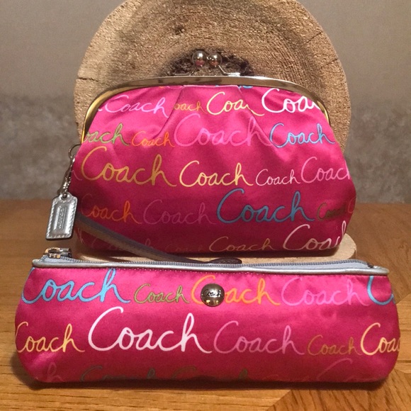Coach Handbags - COACH Large Kiss Lock Wristlet Set